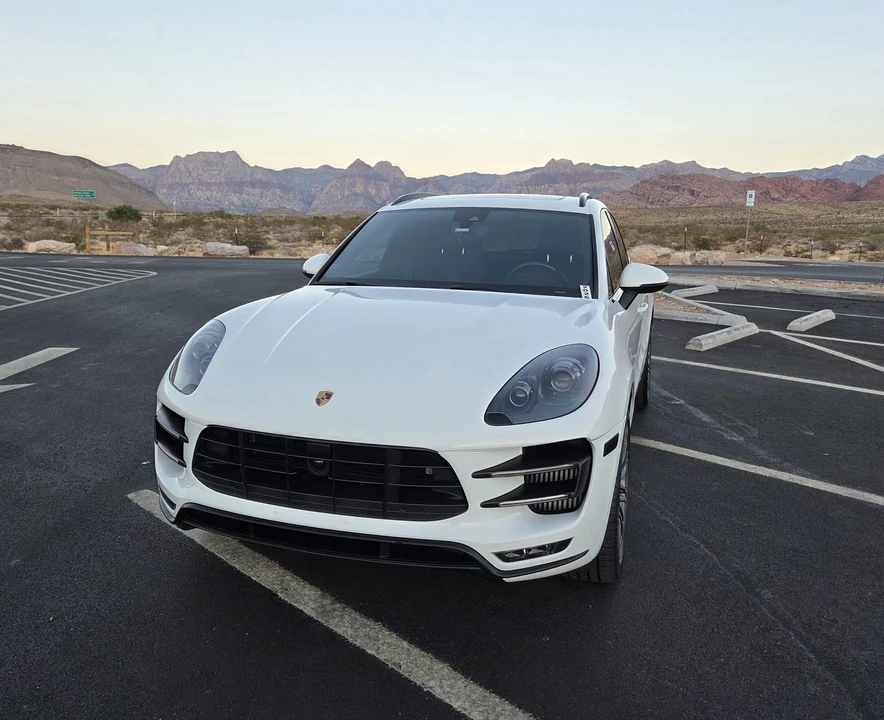 2015 Porsche Macan Turbo - Image 17 of 31
