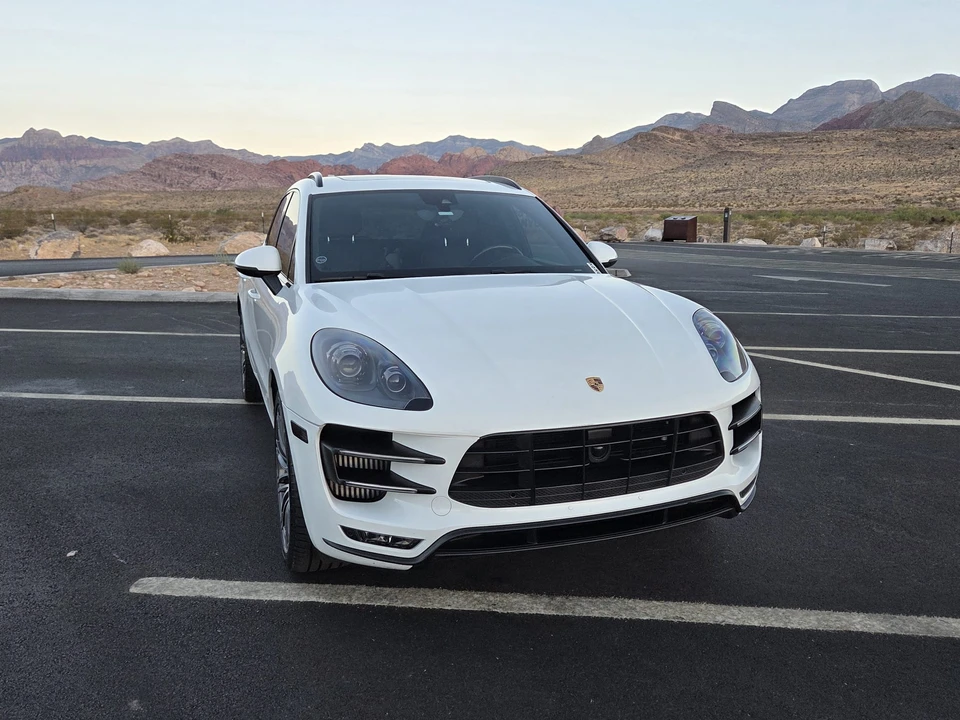 2015 Porsche Macan Turbo - Image 22 of 31