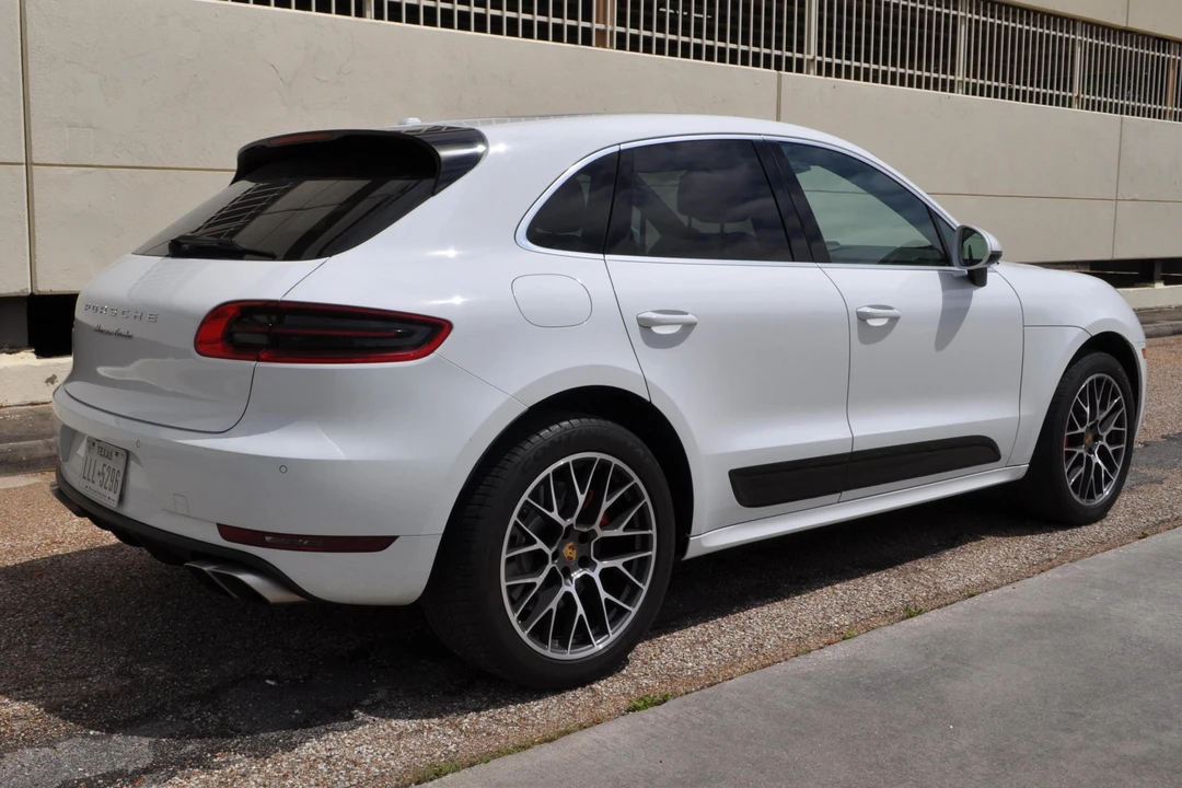 2015 Porsche Macan Turbo - Image 4 of 5
