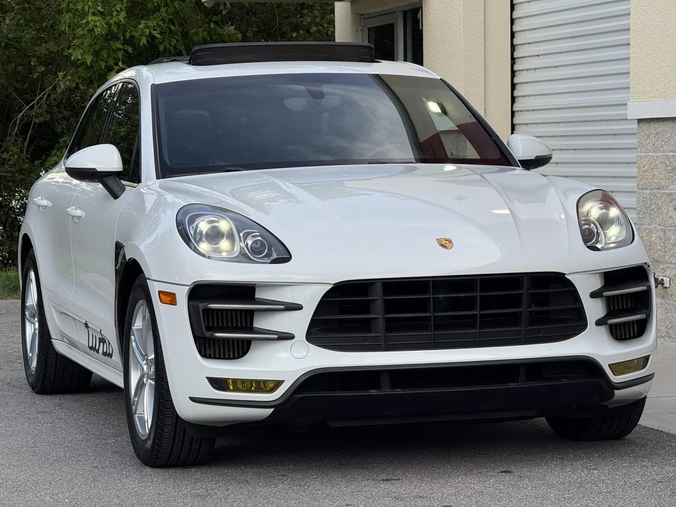 2015 Porsche Macan Turbo - Image 4 of 31