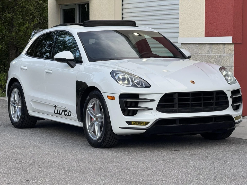 2015 Porsche Macan Turbo - Image 3 of 31
