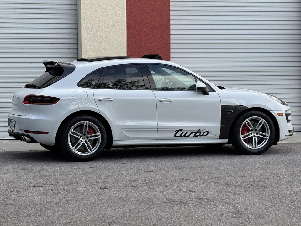 2015 Porsche Macan Turbo - Image 23 of 31