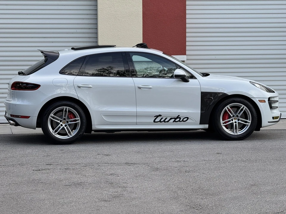 2015 Porsche Macan Turbo - Image 25 of 31