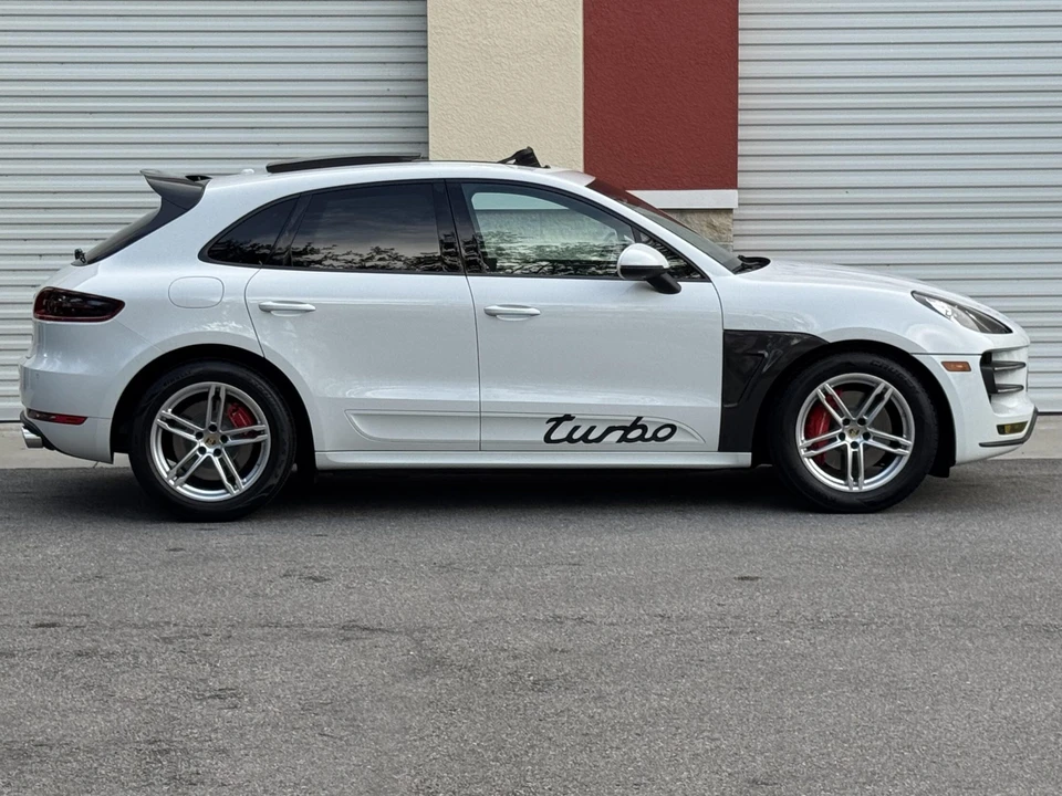 2015 Porsche Macan Turbo - Image 26 of 31