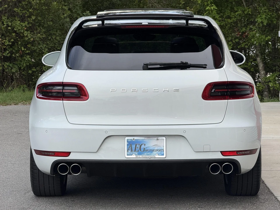 2015 Porsche Macan Turbo - Image 19 of 31