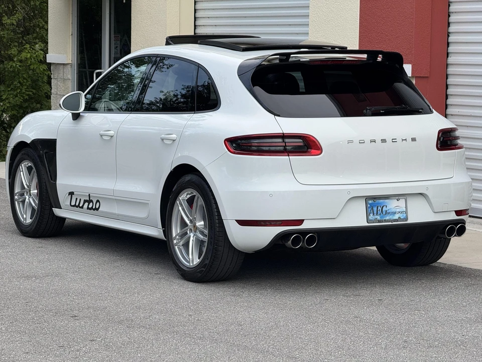 2015 Porsche Macan Turbo - Image 16 of 31
