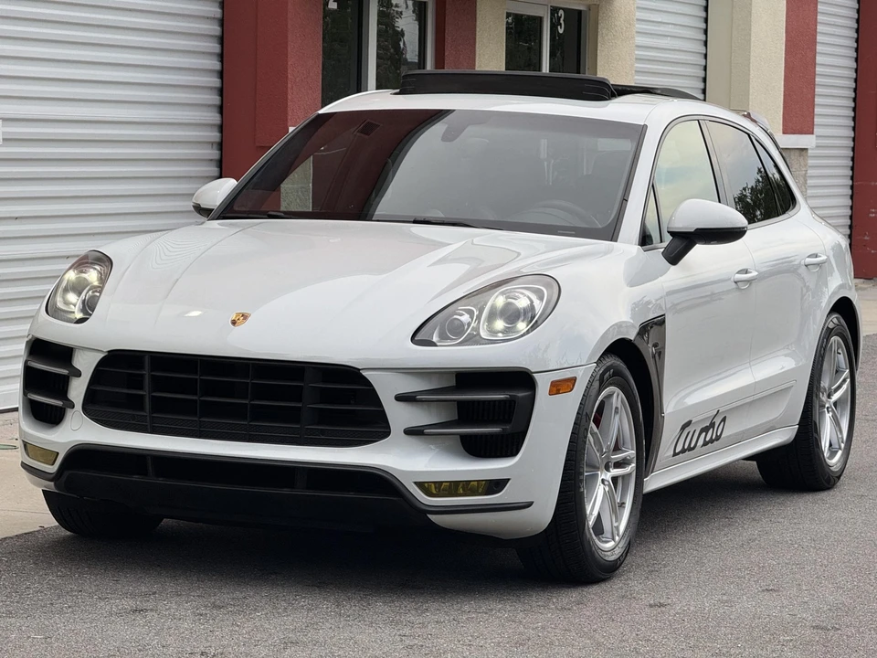 2015 Porsche Macan Turbo - Image 6 of 31