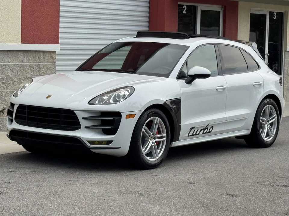 2015 Porsche Macan Turbo - Image 7 of 31