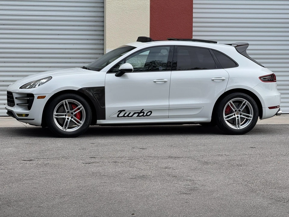 2015 Porsche Macan Turbo - Image 11 of 31