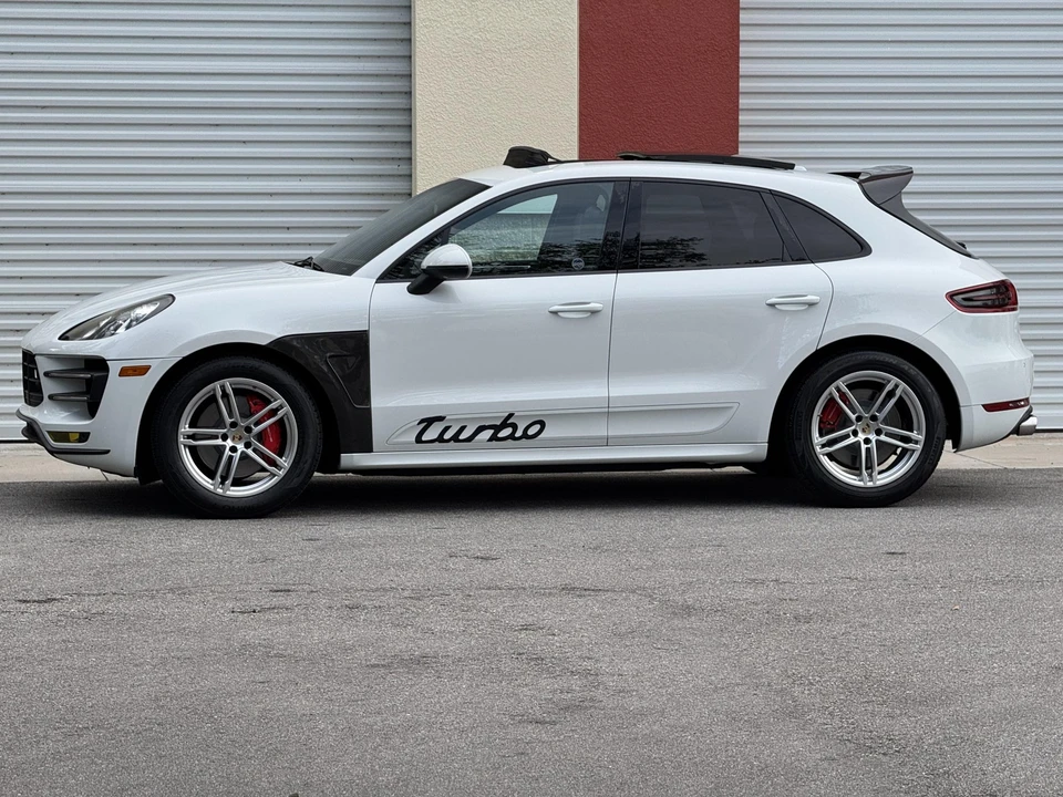 2015 Porsche Macan Turbo - Image 12 of 31