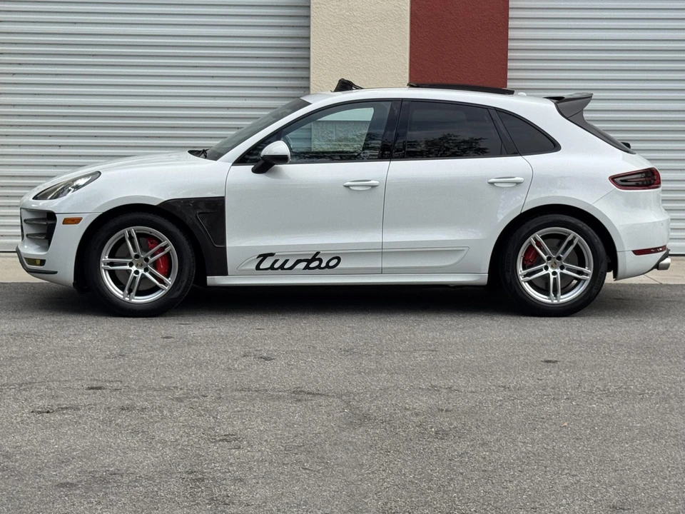 2015 Porsche Macan Turbo - Image 13 of 31