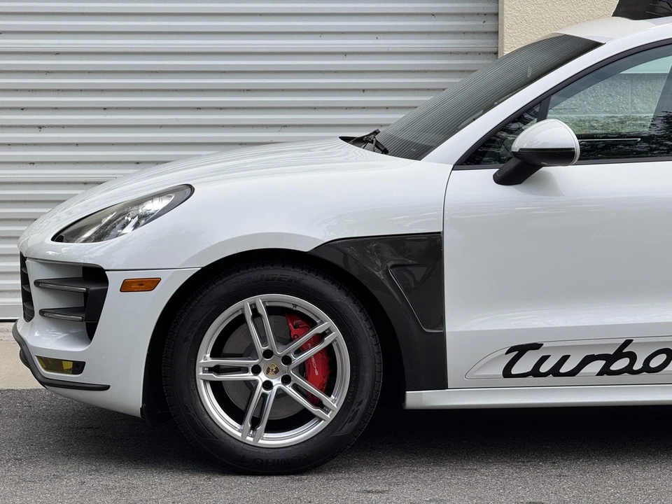 2015 Porsche Macan Turbo - Image 27 of 31