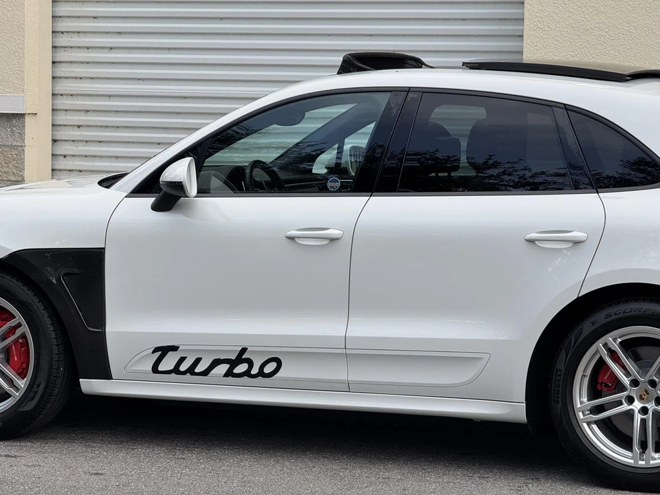 2015 Porsche Macan Turbo - Image 30 of 31