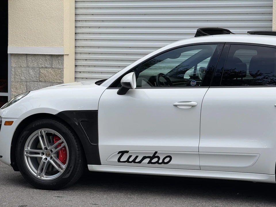 2015 Porsche Macan Turbo - Image 28 of 31
