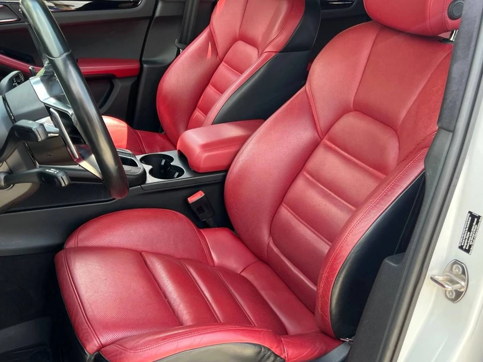 2015 Porsche Macan Turbo - Image 5 of 5