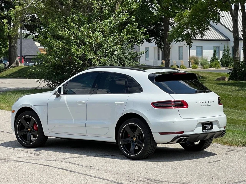 2015 Porsche Macan Turbo - Image 3 of 5