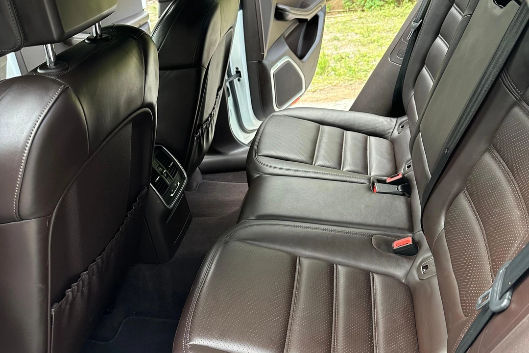 2015 Porsche Macan Turbo - Image 21 of 31