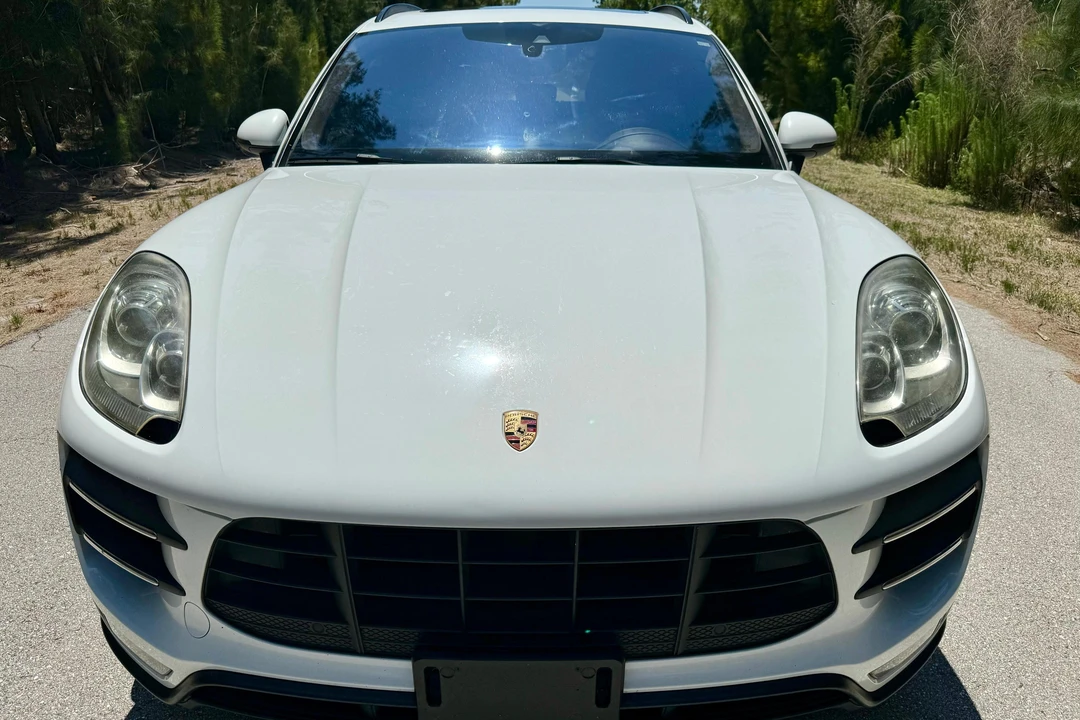 2015 Porsche Macan Turbo - Image 2 of 31