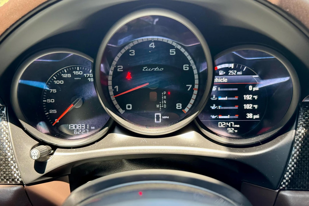 2015 Porsche Macan Turbo - Image 22 of 31