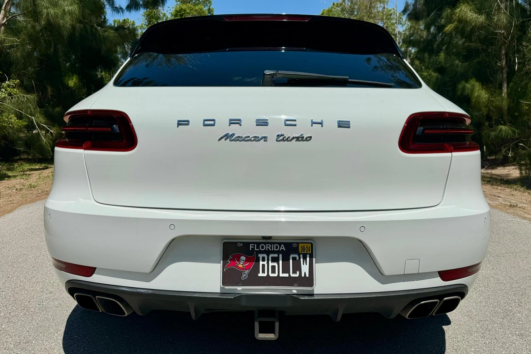 2015 Porsche Macan Turbo - Image 5 of 31