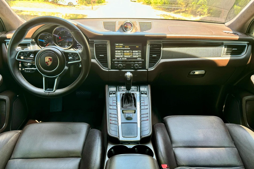 2015 Porsche Macan Turbo - Image 19 of 31