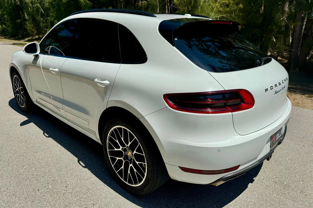2015 Porsche Macan Turbo - Image 4 of 31