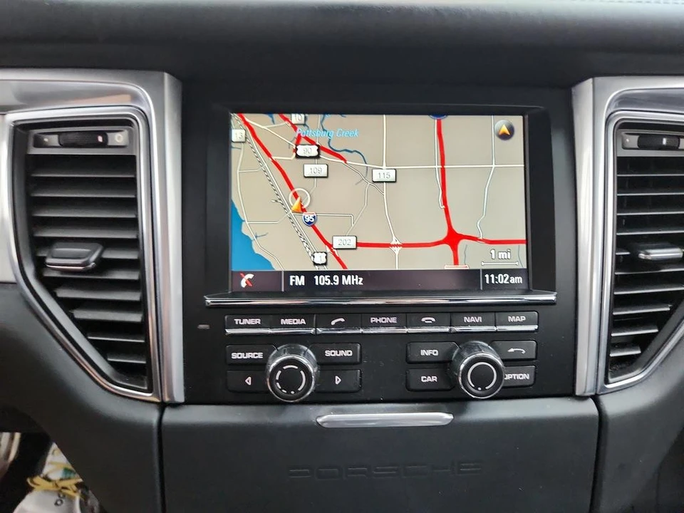 2015 Porsche Macan Turbo - Image 20 of 31