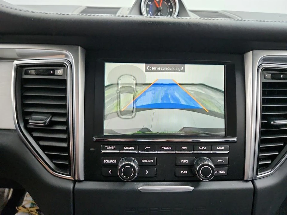 2015 Porsche Macan Turbo - Image 21 of 31