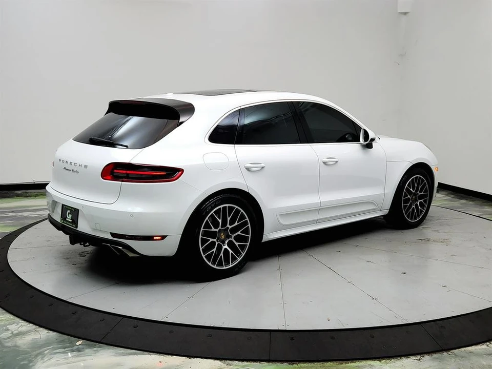 2015 Porsche Macan Turbo - Image 5 of 31