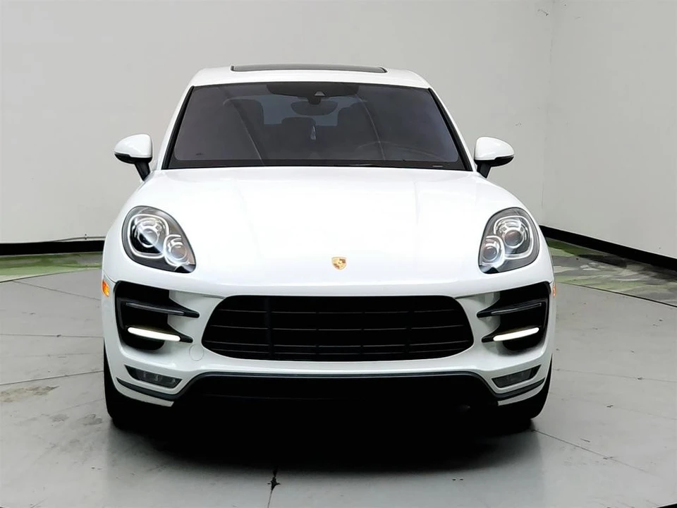 2015 Porsche Macan Turbo - Image 2 of 31