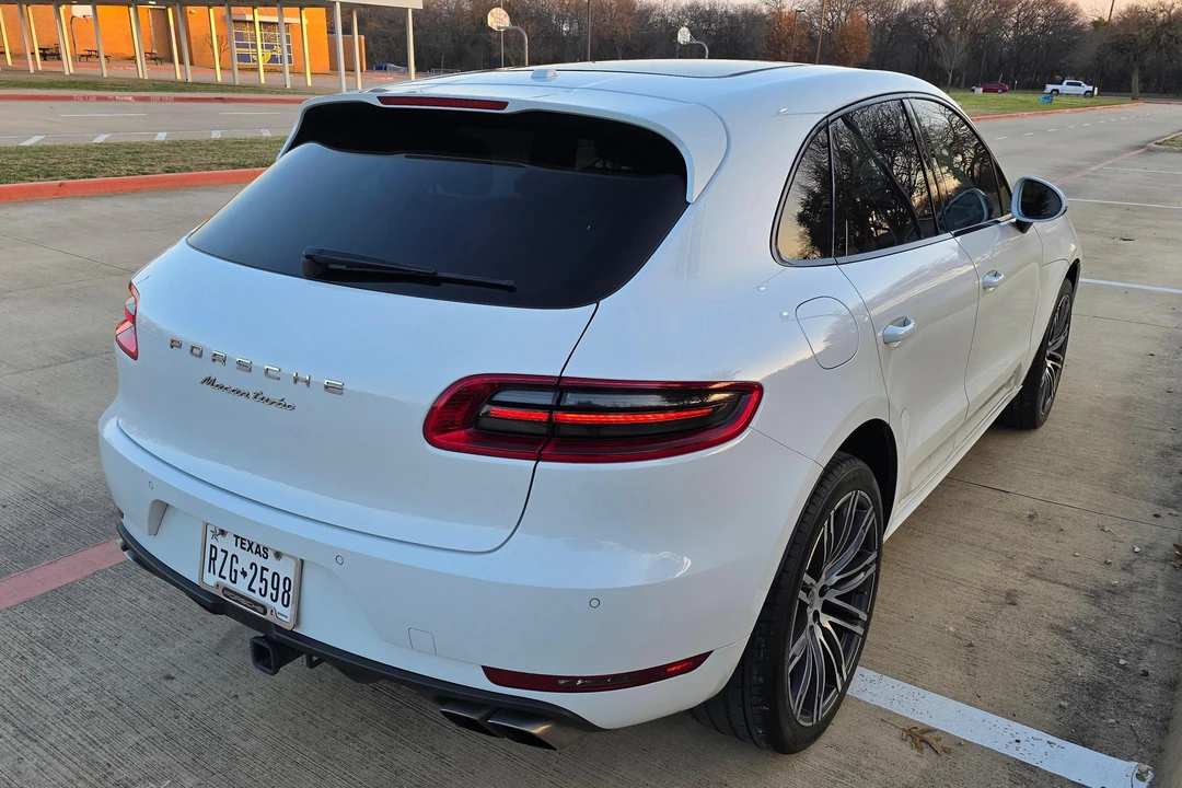 2015 Porsche Macan Turbo - Image 4 of 31