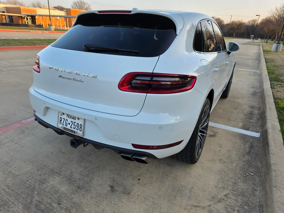 2015 Porsche Macan Turbo - Image 22 of 31