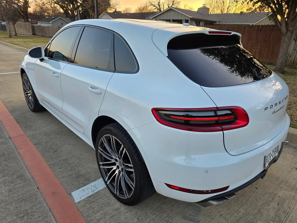 2015 Porsche Macan Turbo - Image 15 of 31