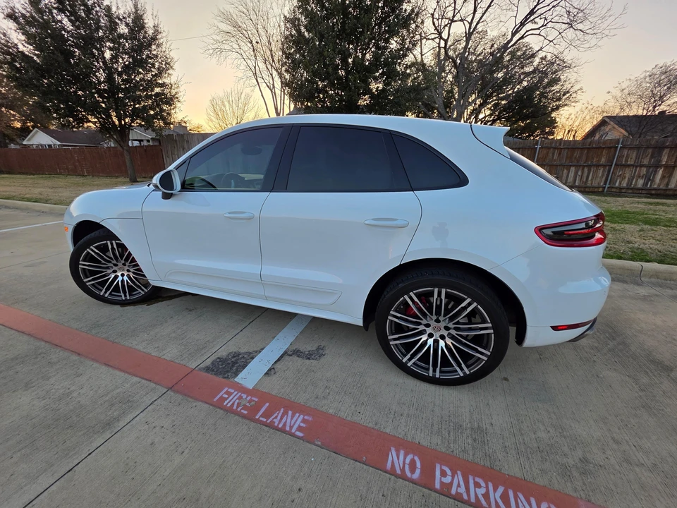 2015 Porsche Macan Turbo - Image 12 of 31