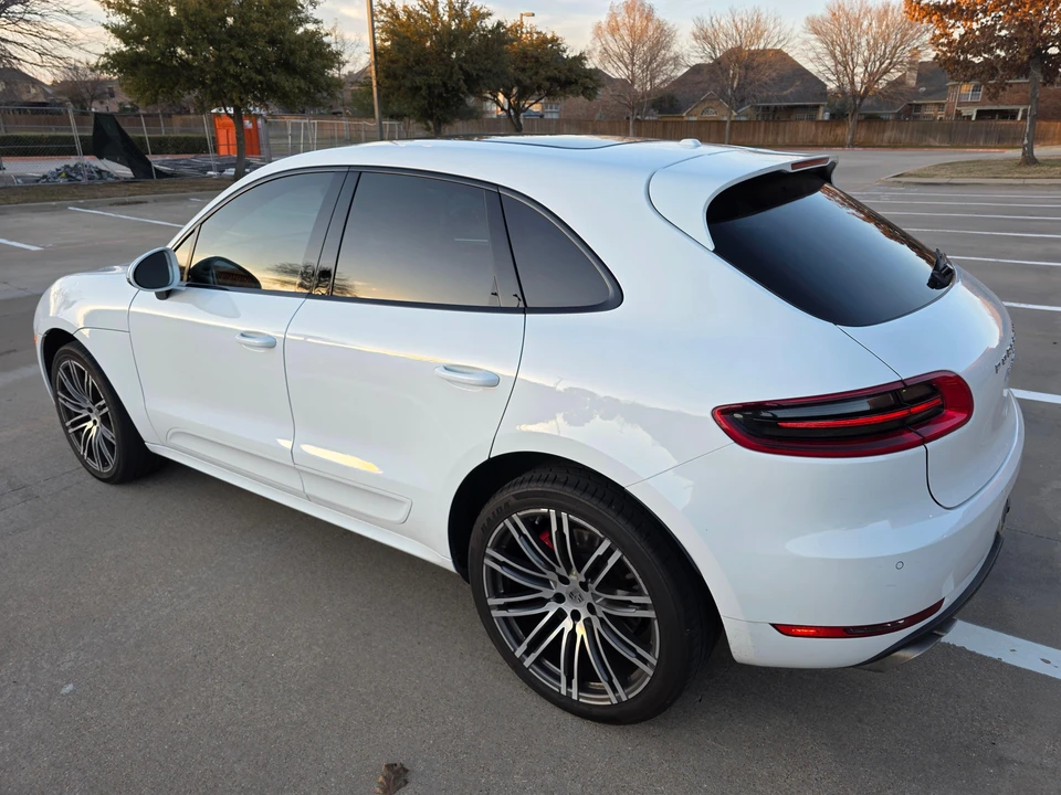2015 Porsche Macan Turbo - Image 13 of 31