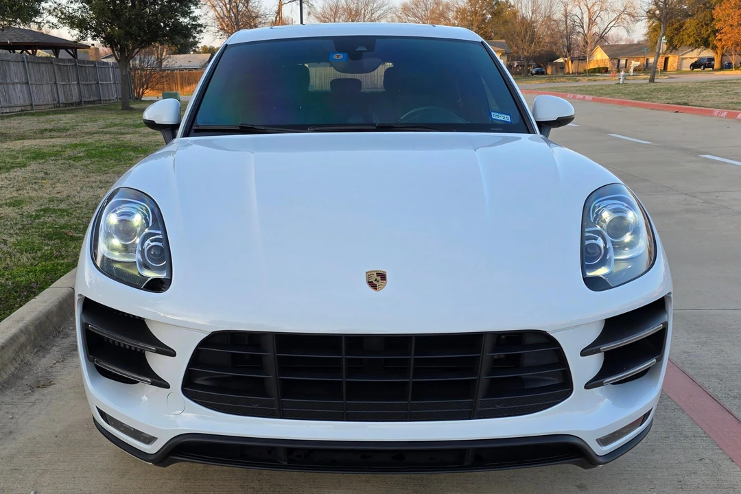2015 Porsche Macan Turbo - Image 2 of 31