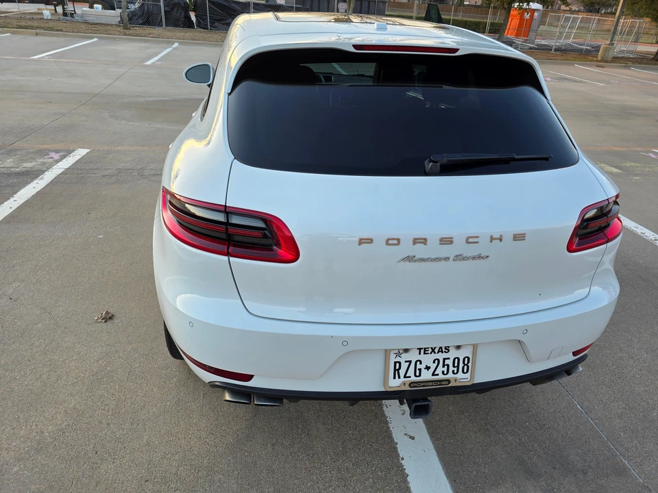 2015 Porsche Macan Turbo - Image 18 of 31