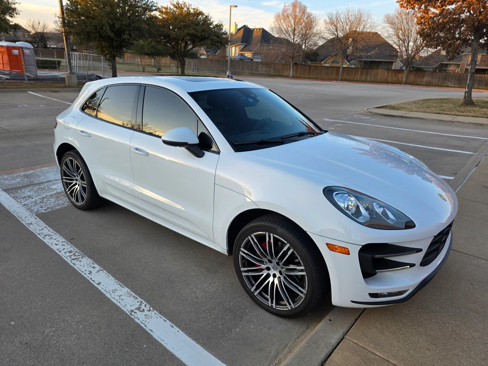 2015 Porsche Macan Turbo - Image 30 of 31