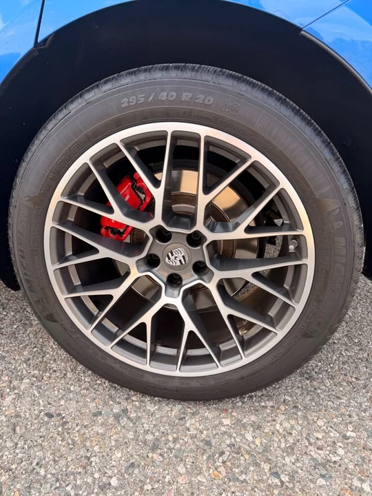 2015 Porsche Macan Turbo - Image 14 of 17