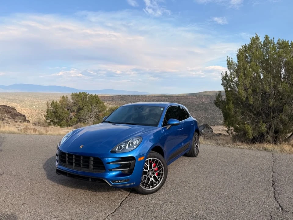 2015 Porsche Macan Turbo - Image 9 of 17