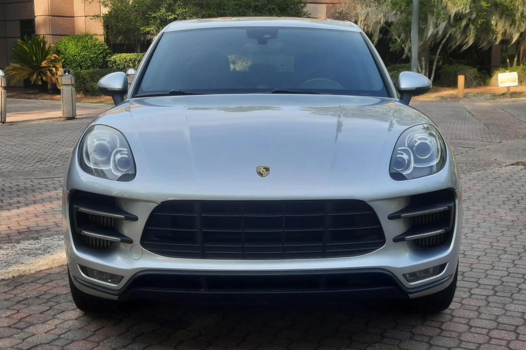 2015 Porsche Macan Turbo - Image 2 of 31