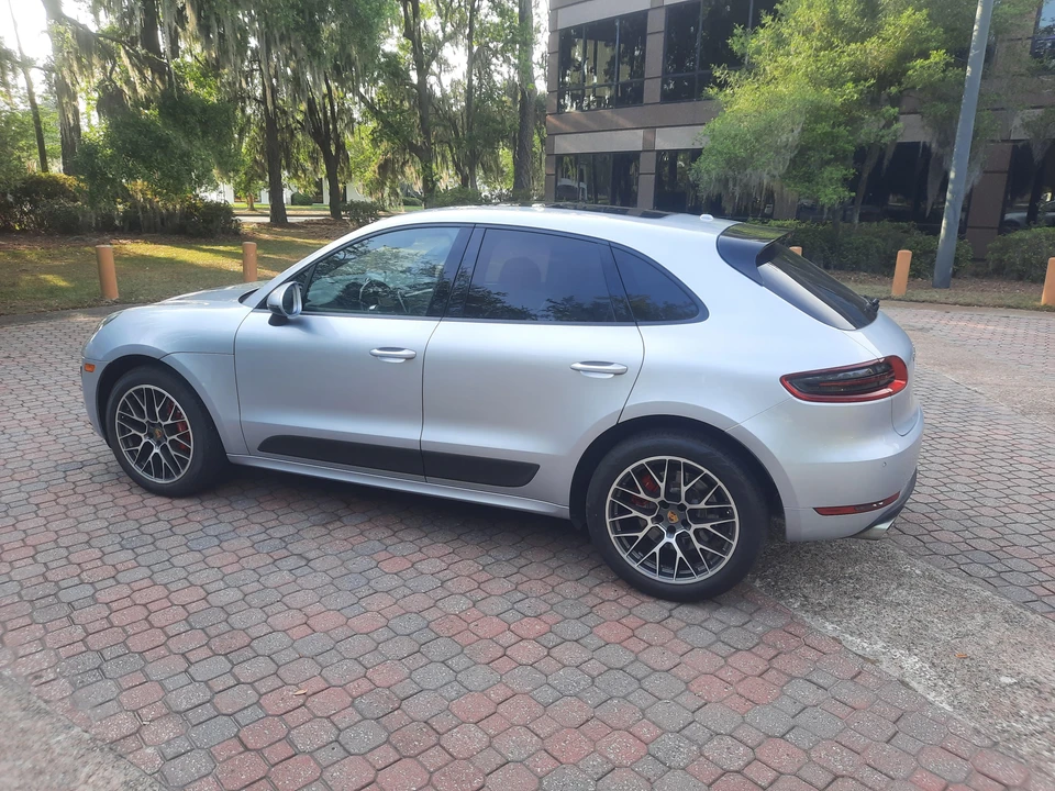 2015 Porsche Macan Turbo - Image 10 of 31