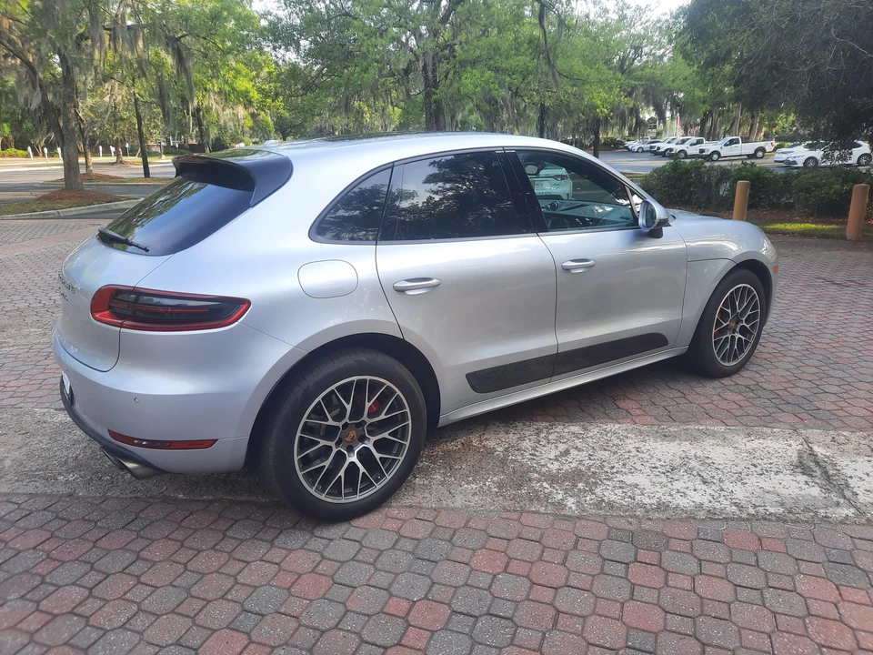 2015 Porsche Macan Turbo - Image 14 of 31