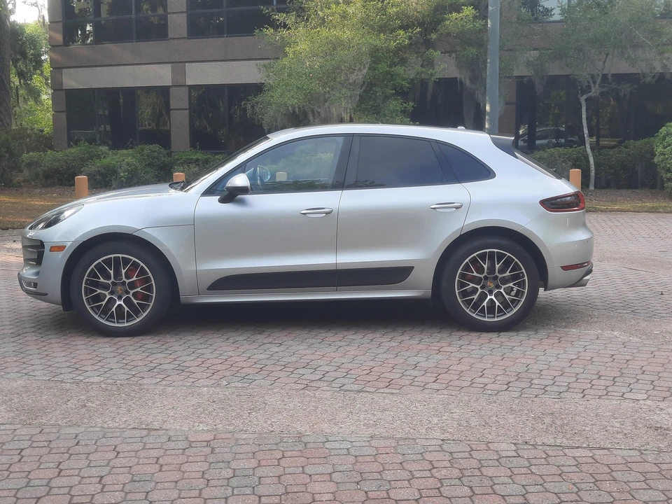 2015 Porsche Macan Turbo - Image 9 of 31