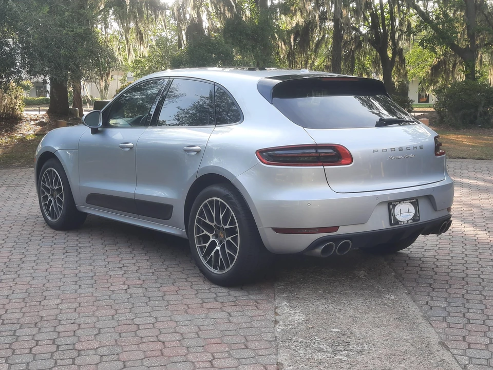 2015 Porsche Macan Turbo - Image 11 of 31