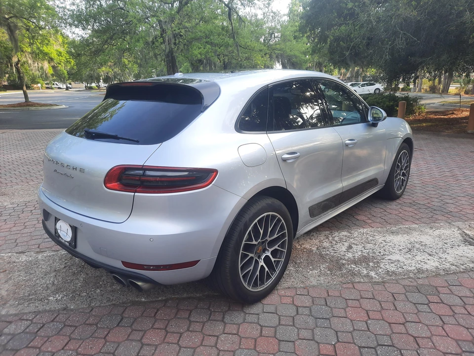 2015 Porsche Macan Turbo - Image 13 of 31
