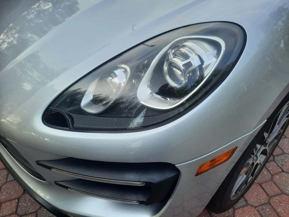 2015 Porsche Macan Turbo - Image 21 of 31