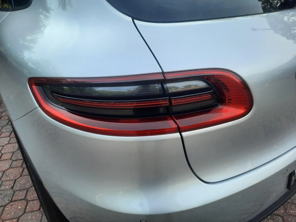 2015 Porsche Macan Turbo - Image 23 of 31