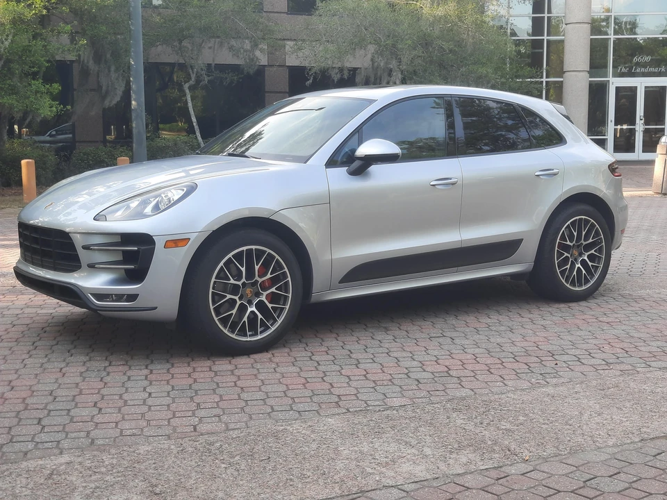 2015 Porsche Macan Turbo - Image 8 of 31