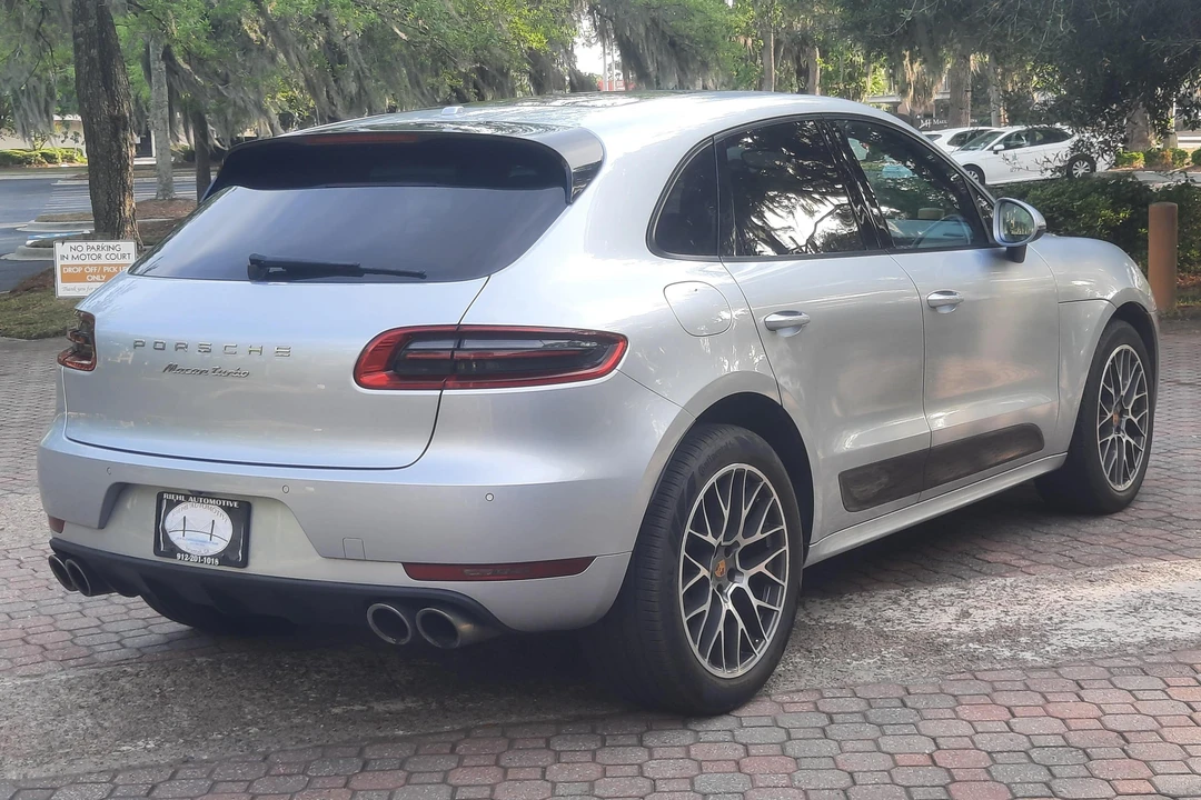 2015 Porsche Macan Turbo - Image 4 of 31